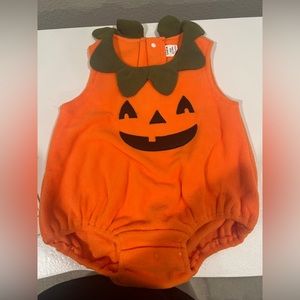 6-12 months infant pumpkin costume with matching hat!